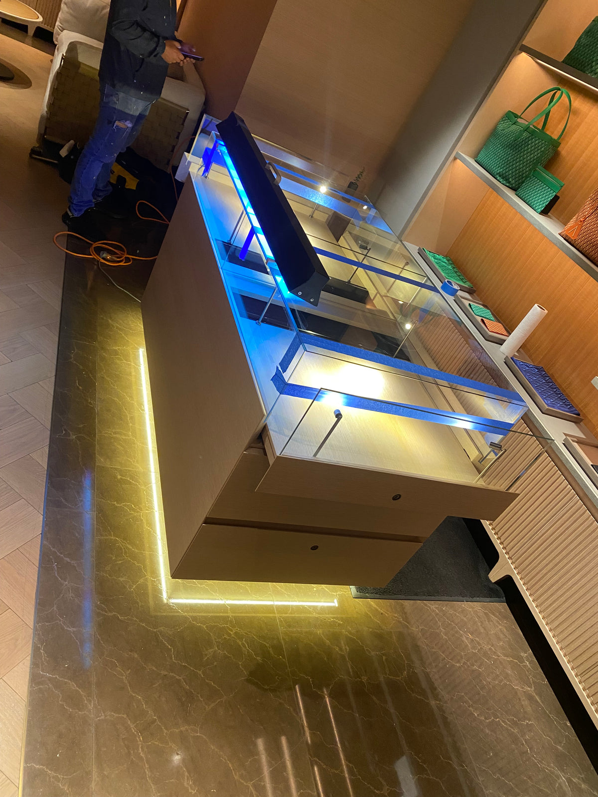 Glass display box